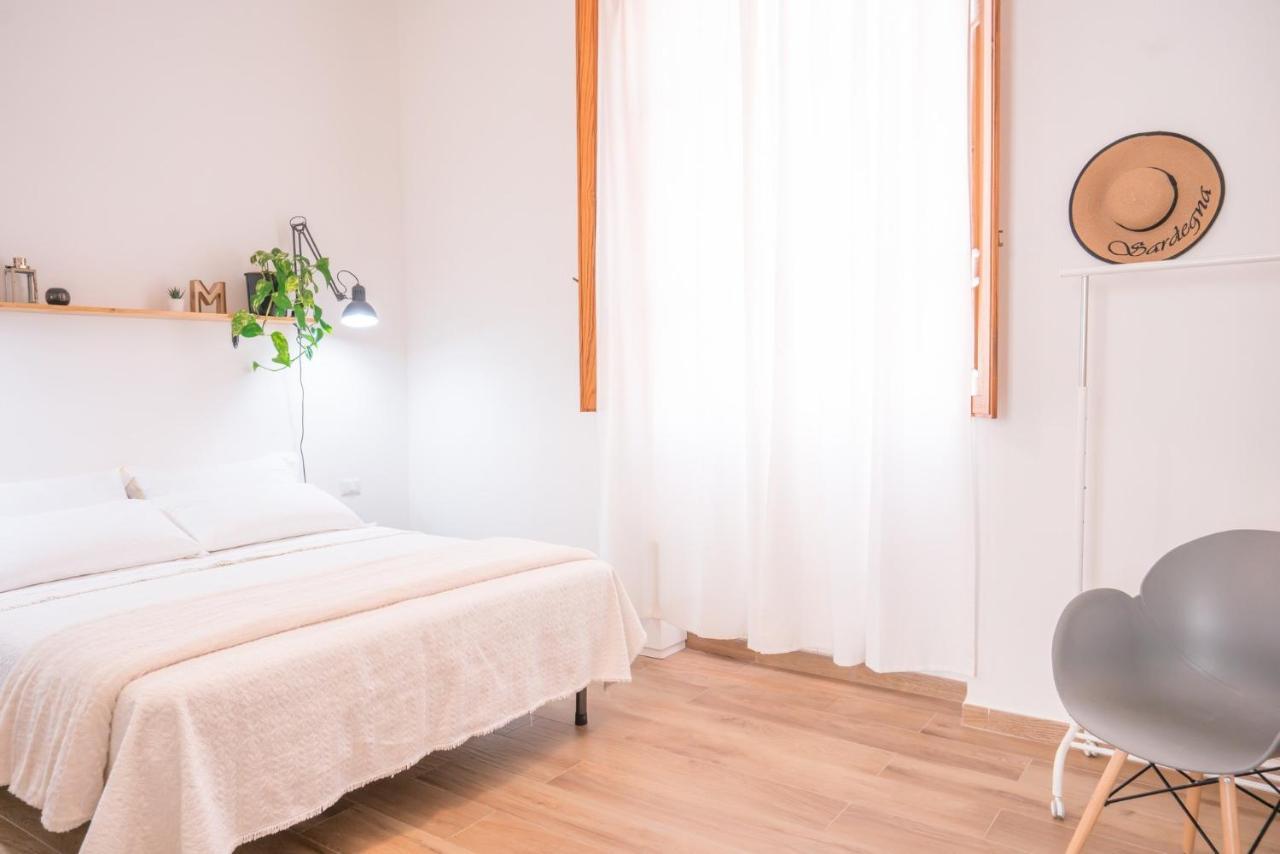 Minimalist Chic A Villanova 3Bdr - 2Bth - Wifi Cagliari Exterior photo