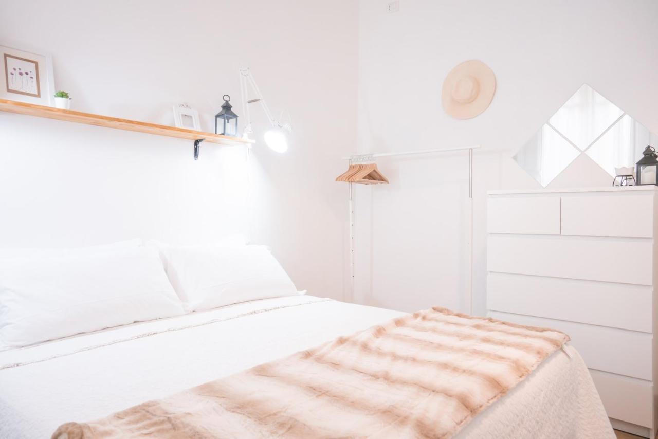 Minimalist Chic A Villanova 3Bdr - 2Bth - Wifi Cagliari Exterior photo